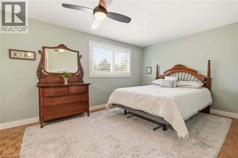 570 Forestwood Crescent Burlington ON L7L 4K3