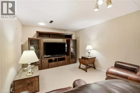 570 Forestwood Crescent Burlington ON L7L 4K3