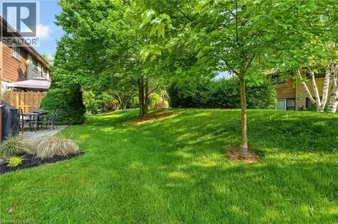 570 Forestwood Crescent Burlington ON L7L 4K3