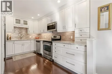 570 Forestwood Crescent Burlington ON L7L 4K3