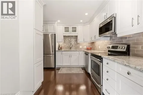 570 Forestwood Crescent Burlington ON L7L 4K3