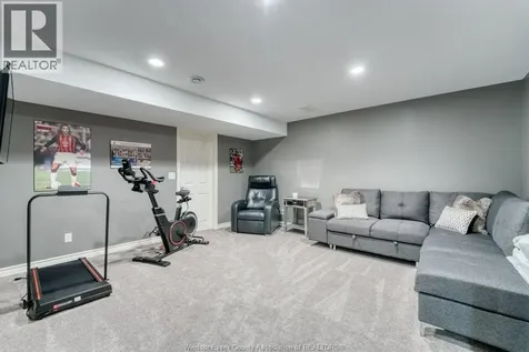 5924 Ballantrae Crescent Windsor ON N9J 3Y7