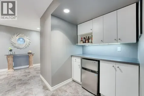 5924 Ballantrae Crescent Windsor ON N9J 3Y7