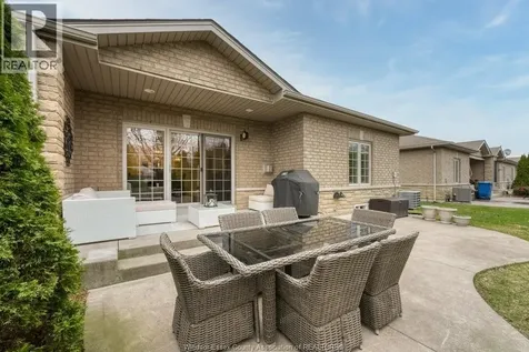 5924 Ballantrae Crescent Windsor ON N9J 3Y7