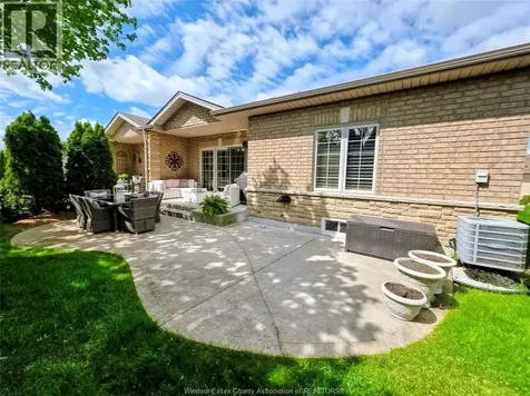 5924 Ballantrae Crescent Windsor ON N9J 3Y7