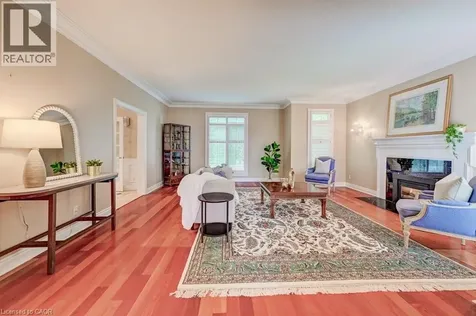 336 Bushwood Court Waterloo ON N2T 2E7