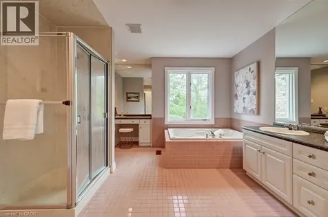 336 Bushwood Court Waterloo ON N2T 2E7