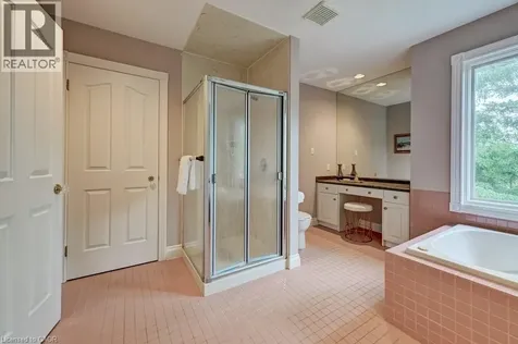 336 Bushwood Court Waterloo ON N2T 2E7