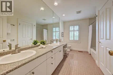 336 Bushwood Court Waterloo ON N2T 2E7