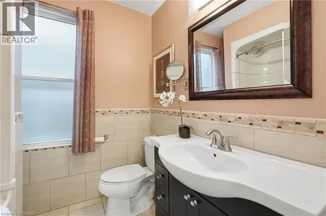 71 Aikman Avenue Hamilton ON L8M 1P8
