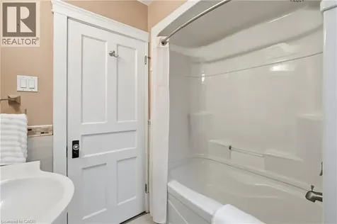 71 Aikman Avenue Hamilton ON L8M 1P8