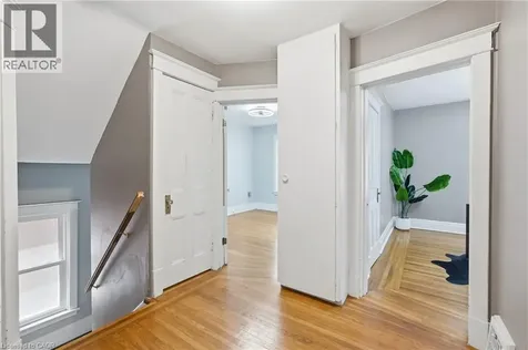 71 Aikman Avenue Hamilton ON L8M 1P8