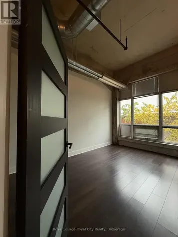 26 Ontario Street Guelph (st. Patrick's Ward) ON N1E 7K1