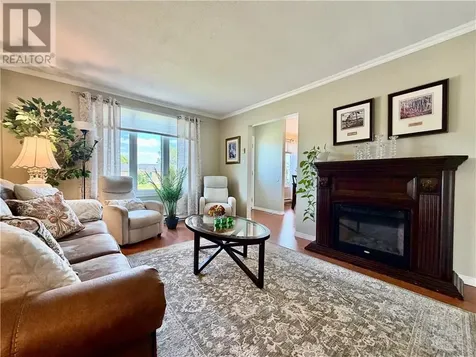 979 Woodbine Avenue Greater Sudbury ON P3A 5E3