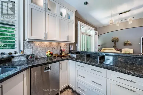 2295 Shore Lane Wasaga Beach ON L9Z 2X7