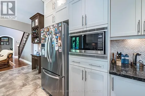 2295 Shore Lane Wasaga Beach ON L9Z 2X7