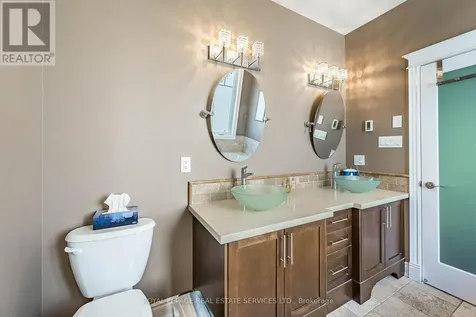 2295 Shore Lane Wasaga Beach ON L9Z 2X7