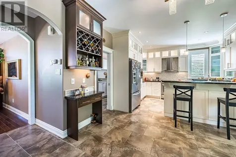 2295 Shore Lane Wasaga Beach ON L9Z 2X7
