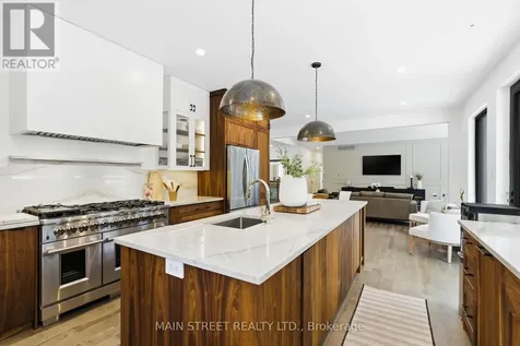 2 Gooseberry Lane Uxbridge ON L9P 1X2