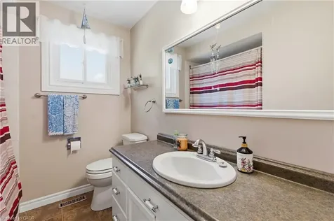 35 Barnicke Drive Cambridge ON N3C 3M2