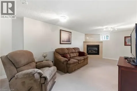35 Barnicke Drive Cambridge ON N3C 3M2