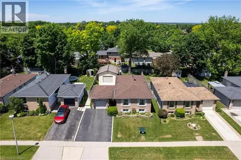 35 Barnicke Drive Cambridge ON N3C 3M2