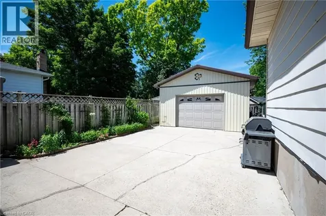 35 Barnicke Drive Cambridge ON N3C 3M2