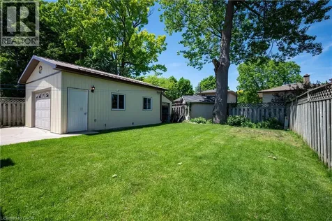 35 Barnicke Drive Cambridge ON N3C 3M2