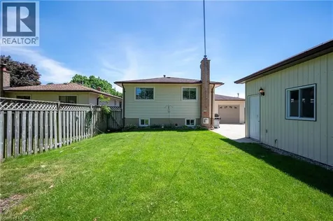 35 Barnicke Drive Cambridge ON N3C 3M2