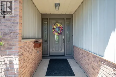 35 Barnicke Drive Cambridge ON N3C 3M2
