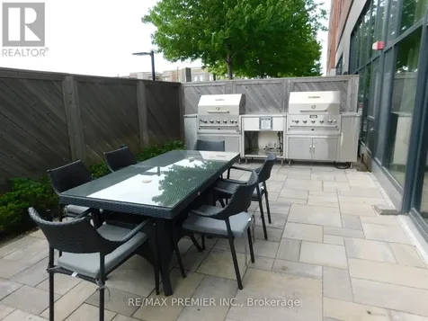 99 Eagle Rock Way Vaughan ON L6A 5A7