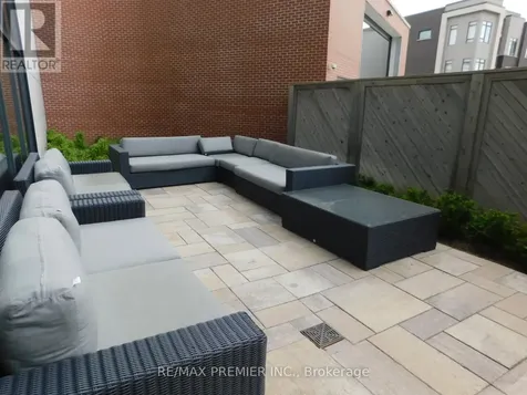 99 Eagle Rock Way Vaughan ON L6A 5A7