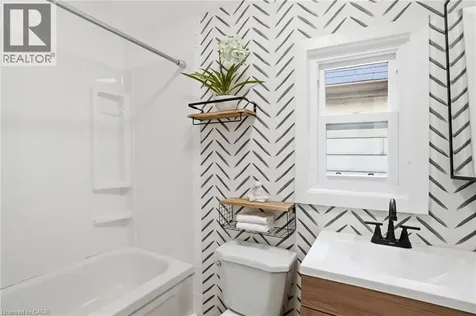 66 Mars Avenue Hamilton ON L8L 3V9