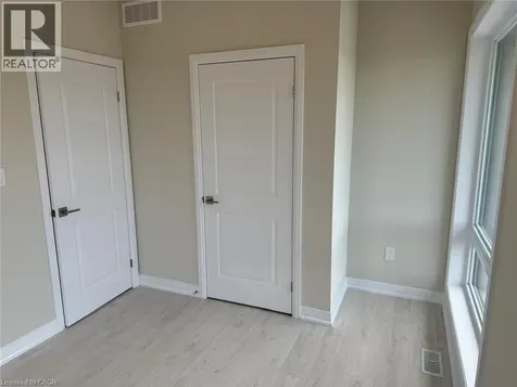525 Erinbrook Drive Kitchener ON N2E 0L4