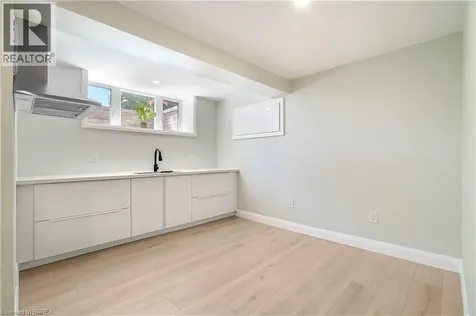 33 Tanglewood Terrace Brantford ON N3R 3R8