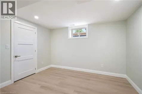 33 Tanglewood Terrace Brantford ON N3R 3R8