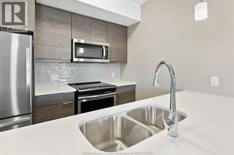 716 Brownstone Tecumseh ON N9K 0C3