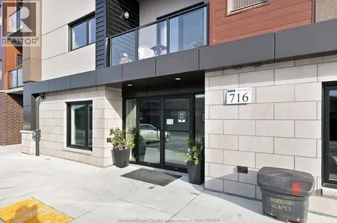 716 Brownstone Tecumseh ON N9K 0C3