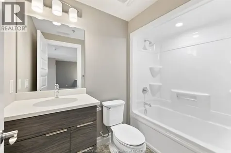 716 Brownstone Tecumseh ON N9K 0C3