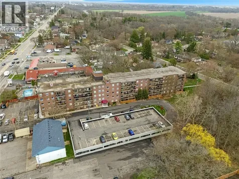 793 Colborne Street Brantford ON N3S 7J3