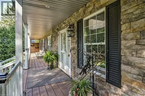 527 River Road Cambridge ON N3C 2B8