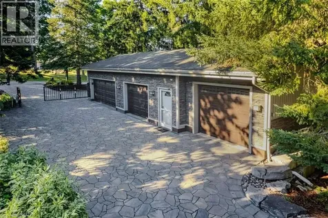 527 River Road Cambridge ON N3C 2B8