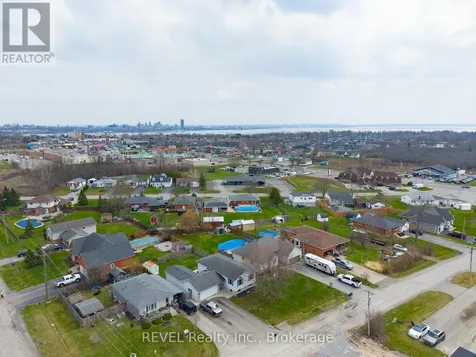 1129 Dipietro Street Fort Erie (lakeshore) ON L2A 4J4