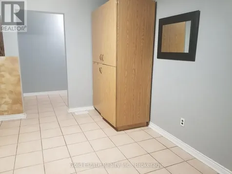 426 Langlois Avenue Windsor ON N9A 2G4