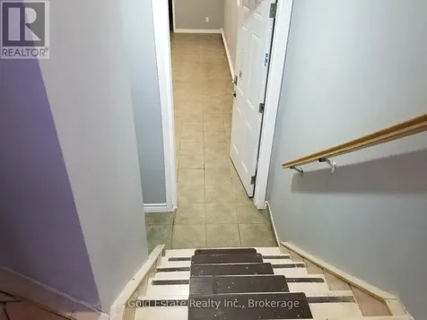 426 Langlois Avenue Windsor ON N9A 2G4