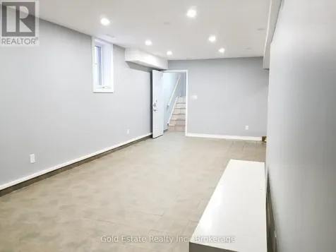 426 Langlois Avenue Windsor ON N9A 2G4