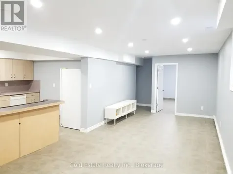 426 Langlois Avenue Windsor ON N9A 2G4