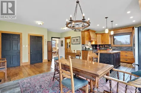 3612 Indian Trail Hamilton ON N3T 5M1