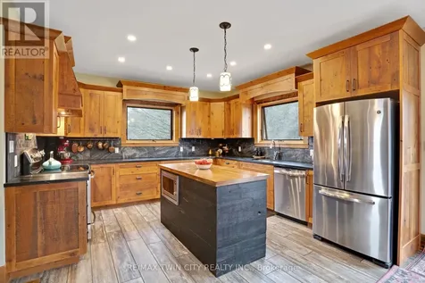 3612 Indian Trail Hamilton ON N3T 5M1