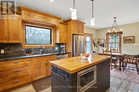 3612 Indian Trail Hamilton ON N3T 5M1